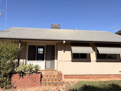 11 Kookaburra, Parkes