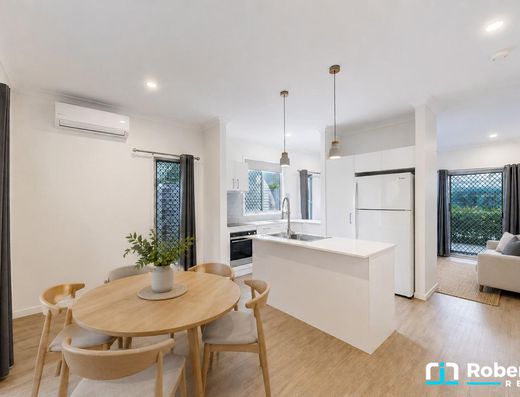 Modern Townhouse in Prime Location image 5 Modern Townhouse in Prime Location image 5