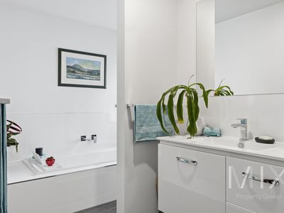 332 Gillies Road, Granton