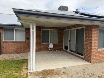 28 Lewis Crescent, Finley