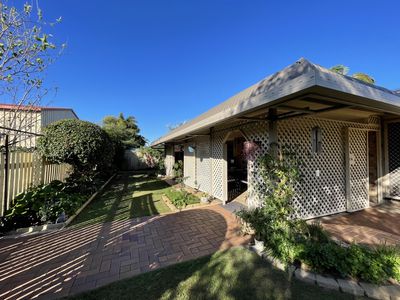 9 Lakeside Court, Torquay