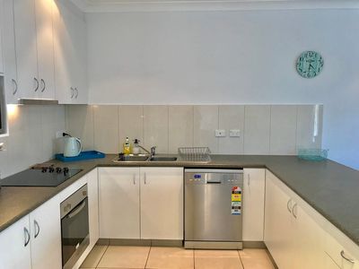 4 / 6 Wright Crescent, Gray