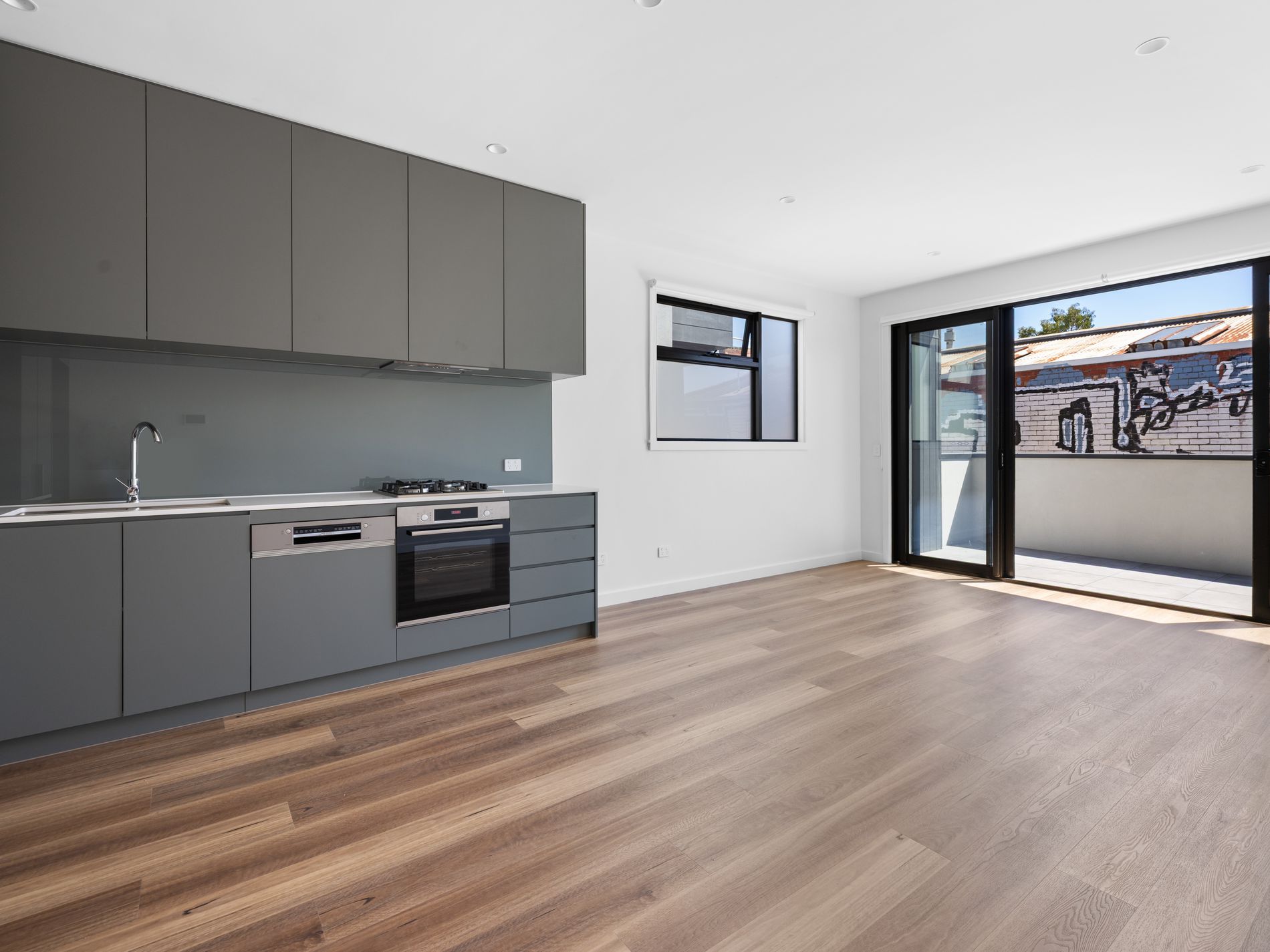 5 / 12 Irvine Crescent, Brunswick West