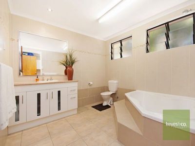 12 Cobb Court, Annandale