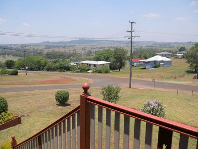 11 Meek Street, Tingoora