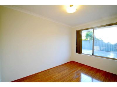 84 Towncentre Drive, Thornlie