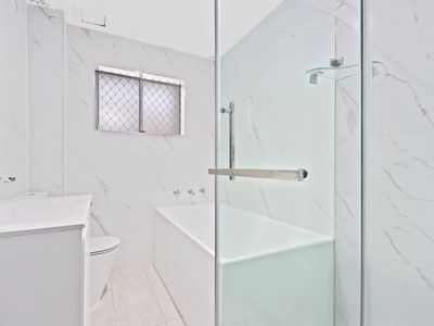 2 / 7 Parry Avenue, Narwee