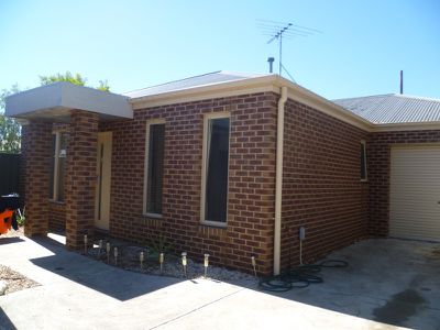 2 / 3 Enfield Close, Corio