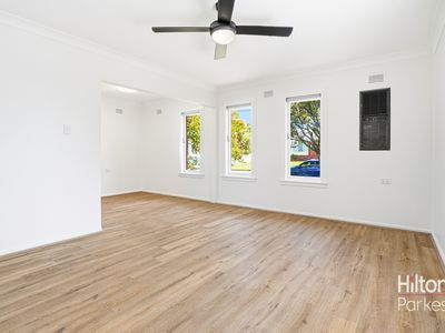 11 Bunsen Avenue, Emerton