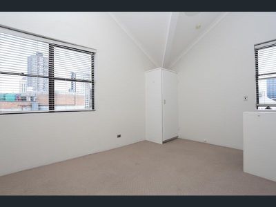 33 / 20 MCCONNELL STREET, Spring Hill