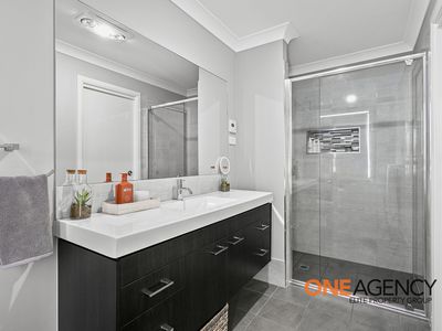 8 Stud Close, Calderwood
