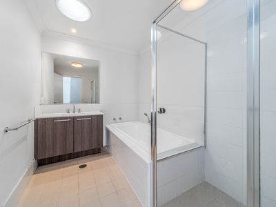 6 Sierra Avenue, Middleton Grange