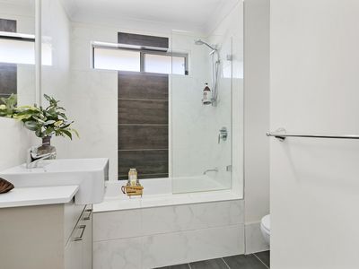 11 Apple Orchard Street, Bardia