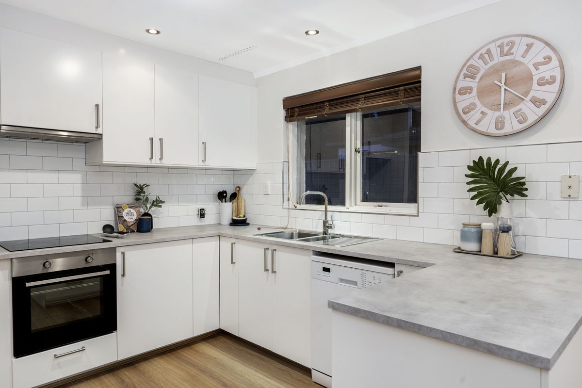 33 Riga Crescent, Willetton