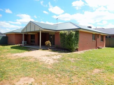 13 Emily Court, Howlong