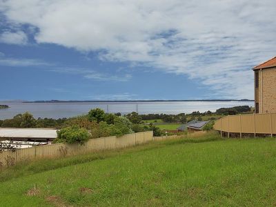112 Wyndarra Way, Koonawarra