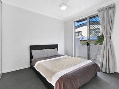 2 / 2254 Gold Coast Hwy, Mermaid Beach