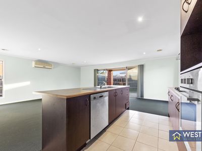 5 Bunjil Way, Tarneit