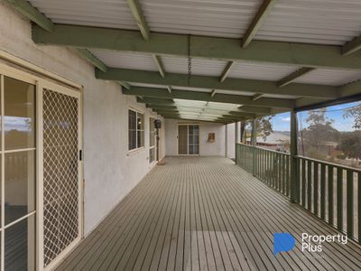 4 Graham Close, Flora Hill