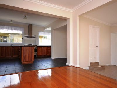 79 Lakeside Avenue , Mount Beauty