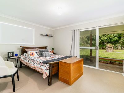 2 Shekinah Court, West Woombye