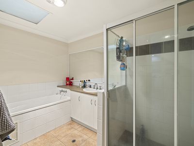 2 / 402 Alderley Street, Kearneys Spring