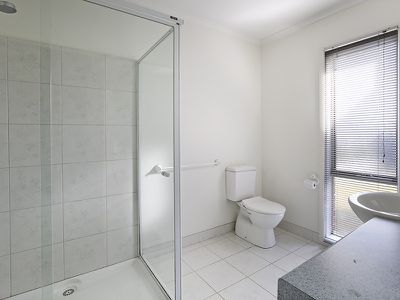 2 / 5 Weddell Road, North Geelong