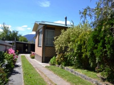 107 Lakeside Avenue , Mount Beauty