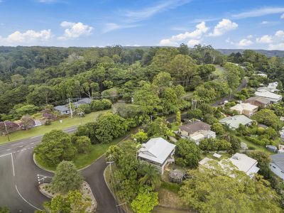 1 Maple Avenue, Mapleton
