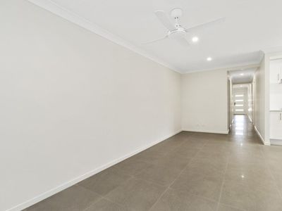 1 / 56 Dunaden Street, Logan Reserve