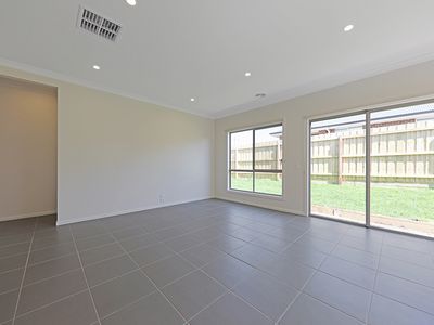 30 Rochester Crescent, Eynesbury