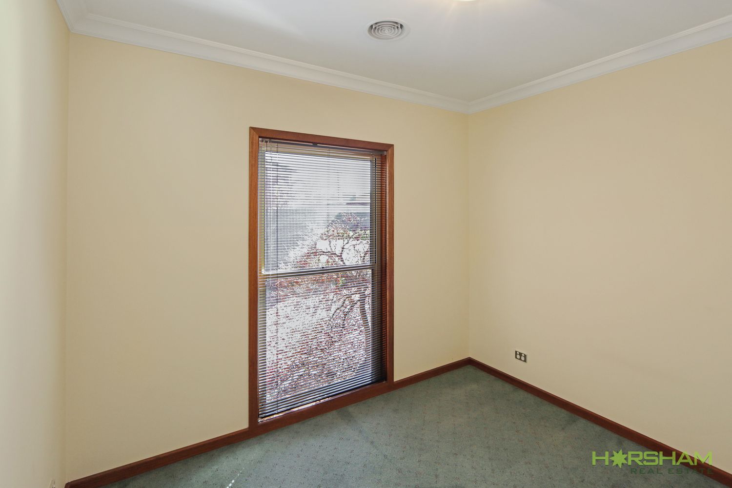 2 / 6 Carroll Street, Horsham