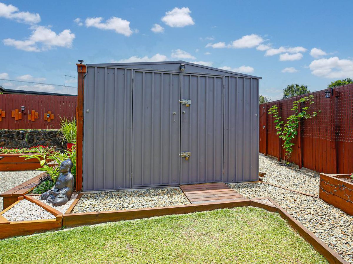 13 Lavender Crescent, Atherton