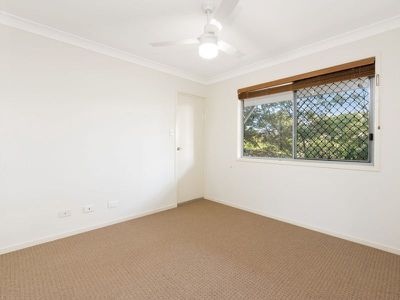 17 / 8 Lackeen Street, Everton Park
