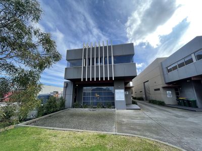 2 / 14 Akuna Drive, Williamstown