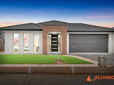 81 Charlbury Crescent, Cranbourne North