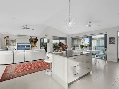 21 Maidstone Crescent, Peregian Springs