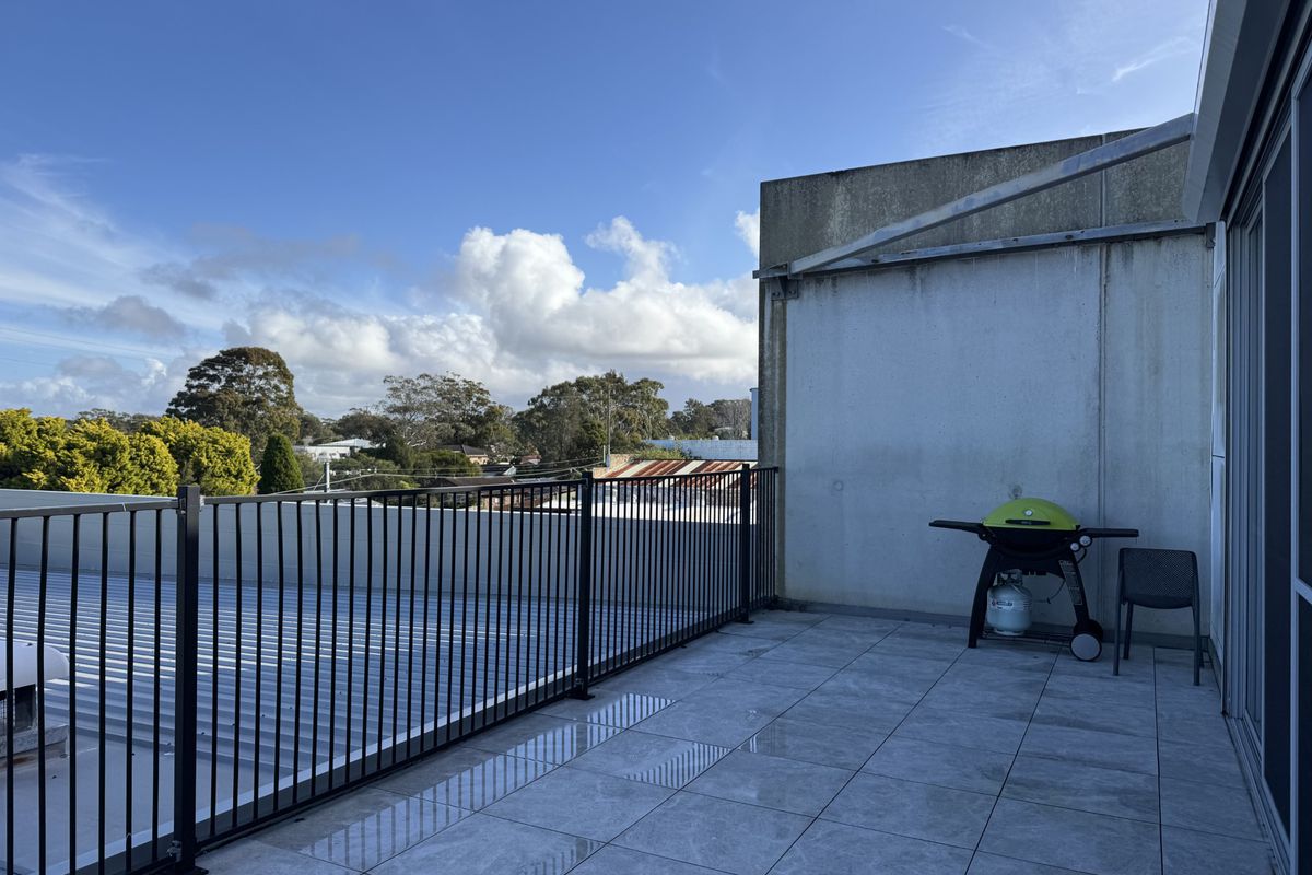 First Floor / 8 Flora Street, Kirrawee