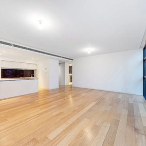 101 Bathurst Street