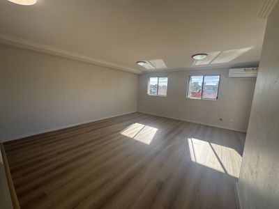 8 / 2 Dressler Court, Holroyd