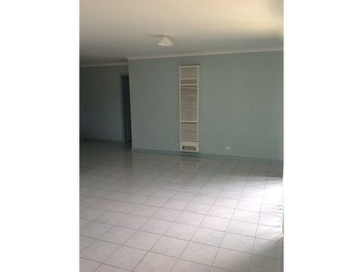 1 / 1 Coakley Crescent, Lovely Banks