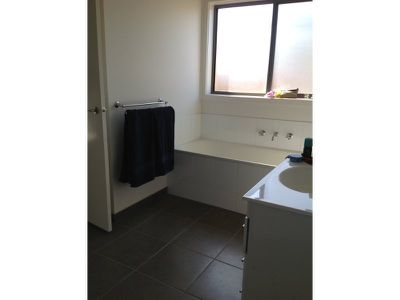 1 / 37 Barrabool Crescent, Leopold