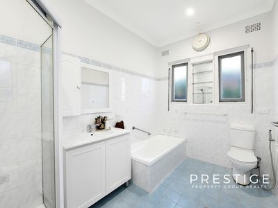 13 Gnarbo Avenue, Carss Park