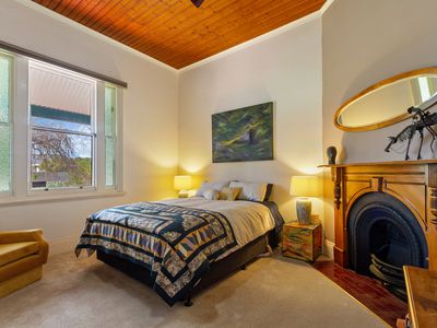 207 Desailly Street, Sale