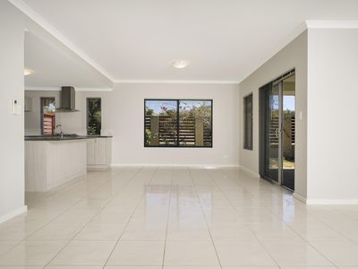 35 Roundhouse Parade, Jindalee