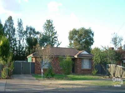 73 Thompson Street, Dubbo