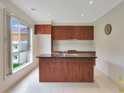 1 / 3 Bellinger Crescent, Wyndham Vale