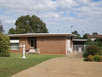 17 Brigalow Avenue, Dubbo