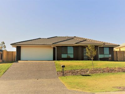 12 Jason Day Drive, Beaudesert