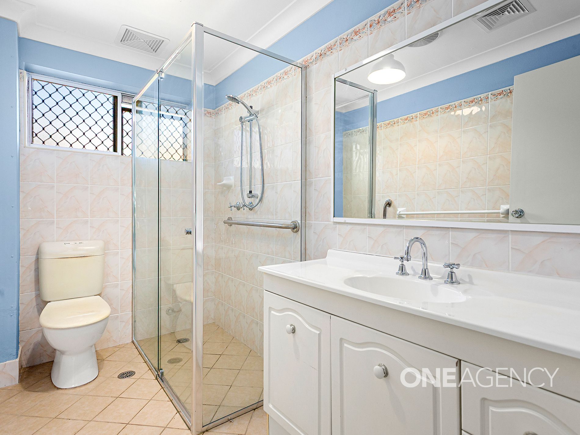 2 / 2 Denison Avenue, Barrack Heights